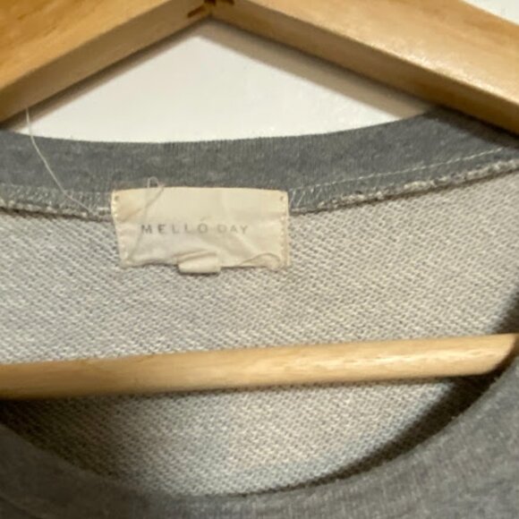 Mello Day Grey Striped Contrast Women's Sweatshirt Size M - Picture 6 of 8